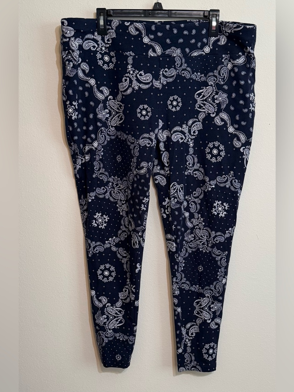 Women’s Terra & Sky Navy Blue Bandana Print Leggings 2X